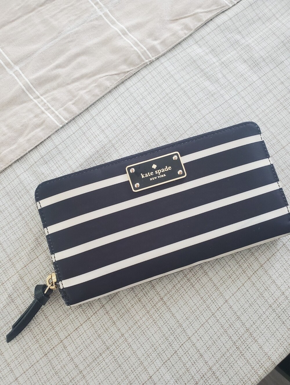 Kate Spade | Neda Wilson Road Fench Multistripe black and white wallet
